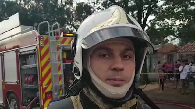 Segundo Tenente do Corpo de Bombeiros, cachorro da casa não se feriu pois ficou a cerca de 1 metro das chamas
