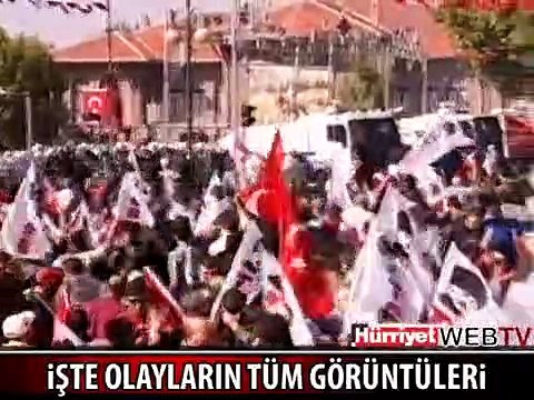 İŞTE OLAYLARIN TÜM GÖRÜNTÜLERİ: TÜRK BAYRAKLI GÖSTERİCİLERE POLİS BÖYLE MÜDAHALE ETTİ