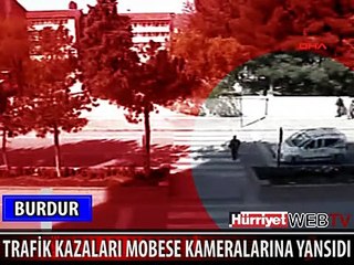 MOTOSİKLETTEKİ 3 KİŞİ TAKLA ATARAK YERE KAPAKLANDI