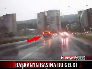 BELEDİYE BAŞKANI'NIN ARACINA YILDIRIM DÜŞTÜ
