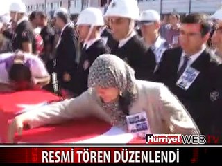 ŞEHİT POLİSLER İÇİN RESMİ TÖREN