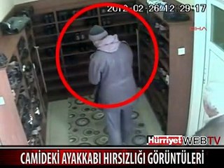 CEMAAT GELDİĞİNDE O DA DUA EDİYORDU