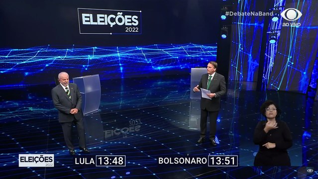 Lula pergunta sobre universidades e Bolsonaro responde sobre auxílio-Brasil