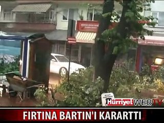 BARTIN'DA AĞAÇLAR KOPTU ÇATILAR UÇTU