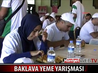 2 DAKİKADA 1 KİLO BAKLAVA YEDİ