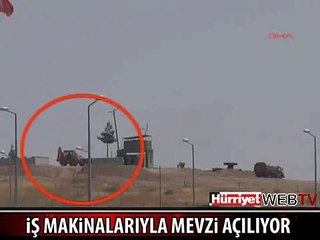 KİLİS'TEKİ SINIR KARAKOLUNA İŞ MAKİNALARIYLA MEVZİLER AÇILDI