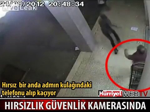 CEP TELEFONUYLA KONUŞURKEN BAŞINA GELDİ
