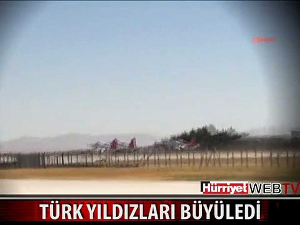 TÜRK YILDIZLARINDAN MUHTEŞEM GÖSTERİ