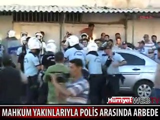 ŞANLIURFA'DA POLİSLE MAHKUM YAKINLARI ARASINDA ARBEDE ÇIKTI