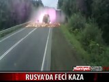 RUSYA'DA KORKUNÇ KAZA KAMERALARA BÖYLE YANSIDI