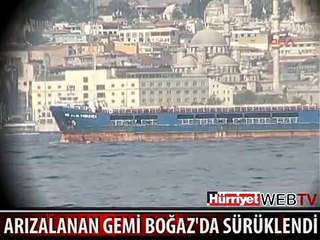YÜK GEMİSİ BOĞAZ'DA SÜRÜKLENDİ