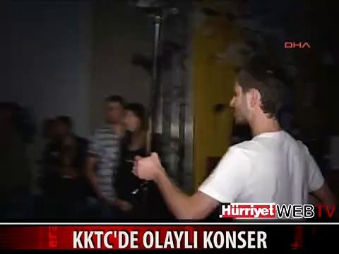 DEMET AKALIN KONSERİNDE OLAYLAR ÇIKTI