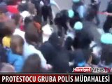 NATO ZİRVESİ'Nİ PROTESTO EDEN GRUBA POLİS MÜDAHALE ETTİ