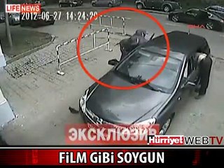 BÖYLESİ İLK KEZ GÖRÜNTÜLENDİ: MOSKOVA'DA FİLM GİBİ SOYGUN