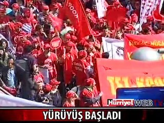 GRUPLAR TAKSİM'E DOĞRU YÜRÜDÜ