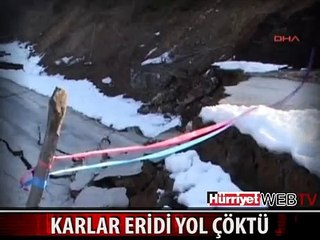 DÜZCE'DE KARLAR ERİYİNCE YOL ÇÖKTÜ