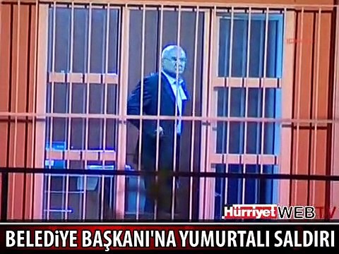 ADALAR BELEDİYE BAŞKANI'NA YUMURTALI SALDIRI