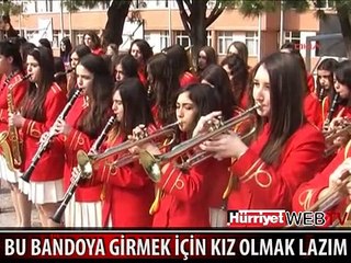 BU BANDO TAKIMINA GİRMEK İÇİN KIZ OLMAK LAZIM
