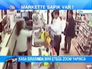 MARKETTEKİ SAPIK KAMERAYA BÖYLE YAKALANDI