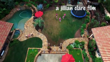 To the Beat! Bande-annonce (EN)