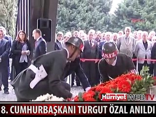 TURGUT ÖZAL KABRİ BAŞINDA ANILDI
