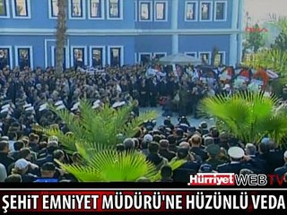 ŞEHİT EMNİYET MÜDÜRÜ'NE AĞLATAN UĞURLAMA