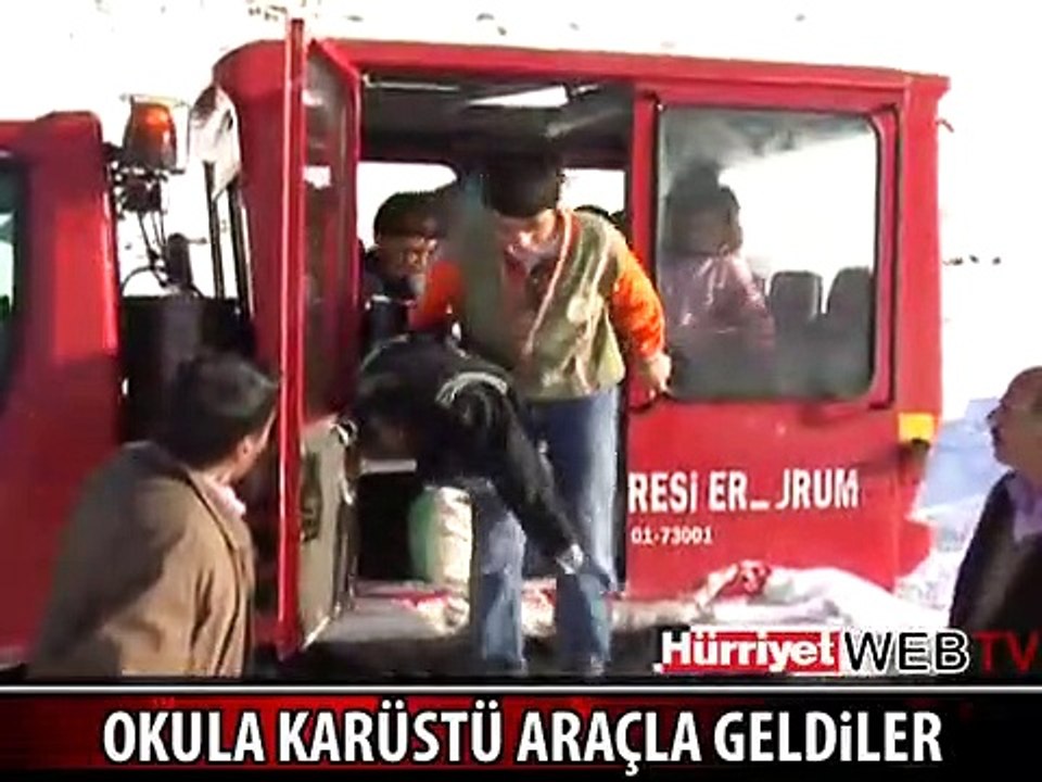 ERZURUMLU ÖĞRENCİLER OKULA BÖYLE GİTTİ