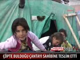 ÇÖPTE BULDUĞU ÇANTAYI SAHİBİNE TESLİM ETTİ