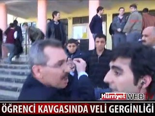 ÖĞRENCİ KAVGASINDA VELİLER DE BİRBİRİNE GİRDİ