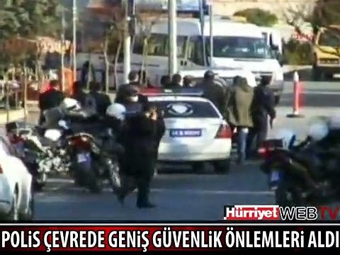 POLİSLER GENİŞ GÜVENLİK ÖNLEMİ ALDI