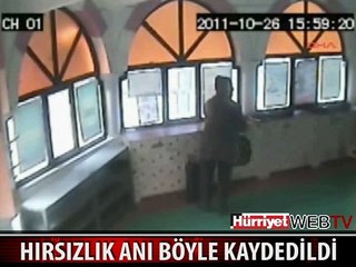 CAMİDEKİ HIRSIZLIK BÖYLE GÖRÜNTÜLENDİ