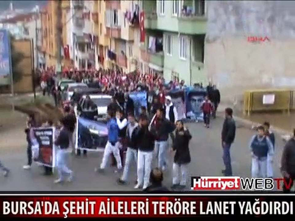 ŞEHİT AİLELERİNDEN TERÖRE LANET MİTİNGİ