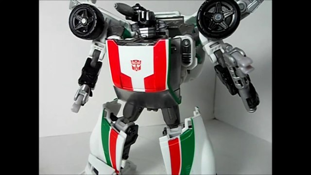TRANSFORMERS: Generations Deluxe Class WHEELJACK (Canadian Reviewer Ep.9)