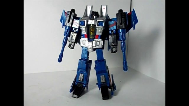 TRANSFORMERS: Generations Deluxe Class THUNDERCRACKER (Canadian Reviewer Ep.10)