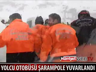 YOLCU OTOBÜSÜ ŞARAMPOLE YUVARLANDI