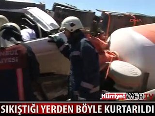 ARAÇ İÇİNDE SIKIŞTI