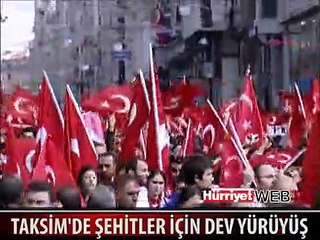 Video herunterladen: TAKSİM'DE ŞEHİTLER İÇİN DEV YÜRÜYÜŞ