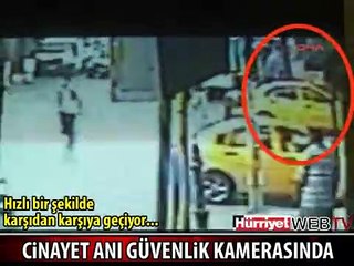 BOŞANDIĞI EŞİNİ SOKAK ORTASINDA ÖLDÜRDÜ