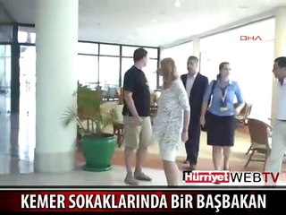 KEMER SOKAKLARINDA BİR BAŞBAKAN DOLAŞTI