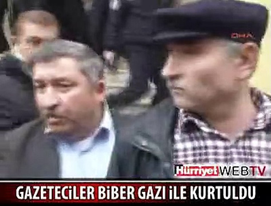 GAZETECİLERE SALDIRDILAR