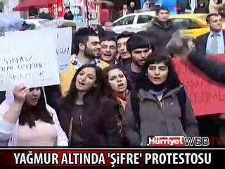 LİSELİLERDEN 'ŞİFRE' PROTESTOSU