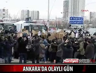 POLİSLE ÖĞRENCİLER ÇATIŞTI