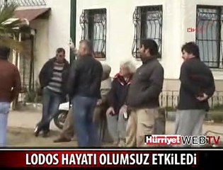 LÜKS YELKENLİ KARAYA OTURDU