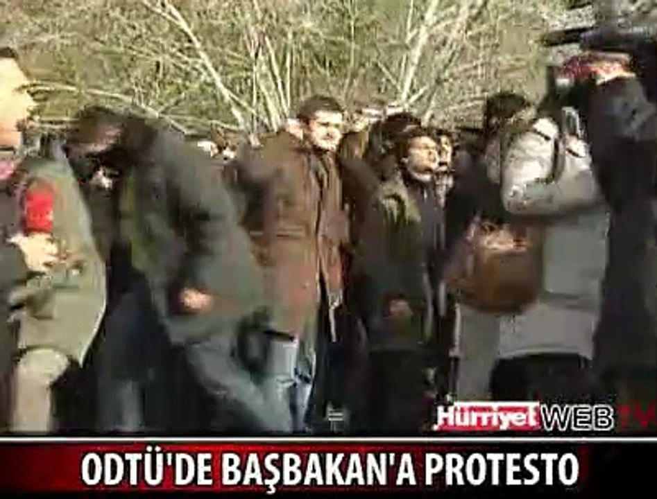 BAŞBAKAN'A ODTÜ'DE PROTESTO