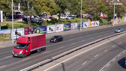 Ungarns fragwürdige Plakataktion: EU-Sanktionen = Bomben?
