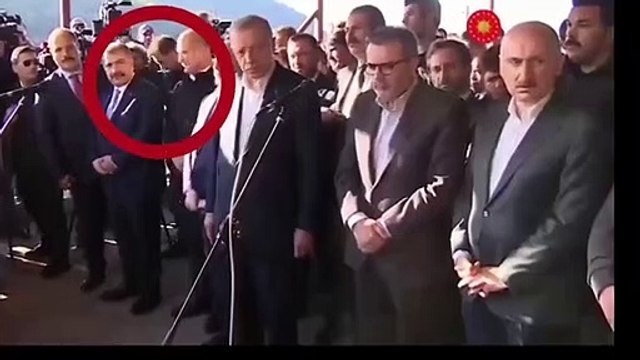 Madencinin cenazesine katılan bakanların görüntüleri tepki çekti