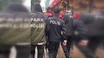 İstanbul'da AVM'lerde eş zamanlı 'yabancı şahıs' denetimi: Üstünden silah çıktı