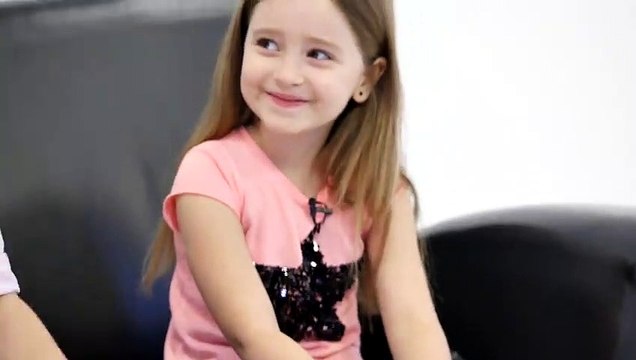 Kinder Surprise ile Kung Fu Panda karakterlerini sessiz sinema oynayarak keşfettiler