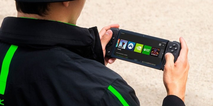 Razer Edge Ultimate Android Gaming Handheld