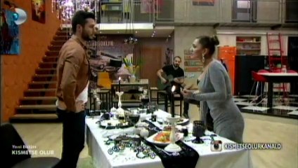 Ayça, Emre ve Nur'un ödül yemeğini bastı